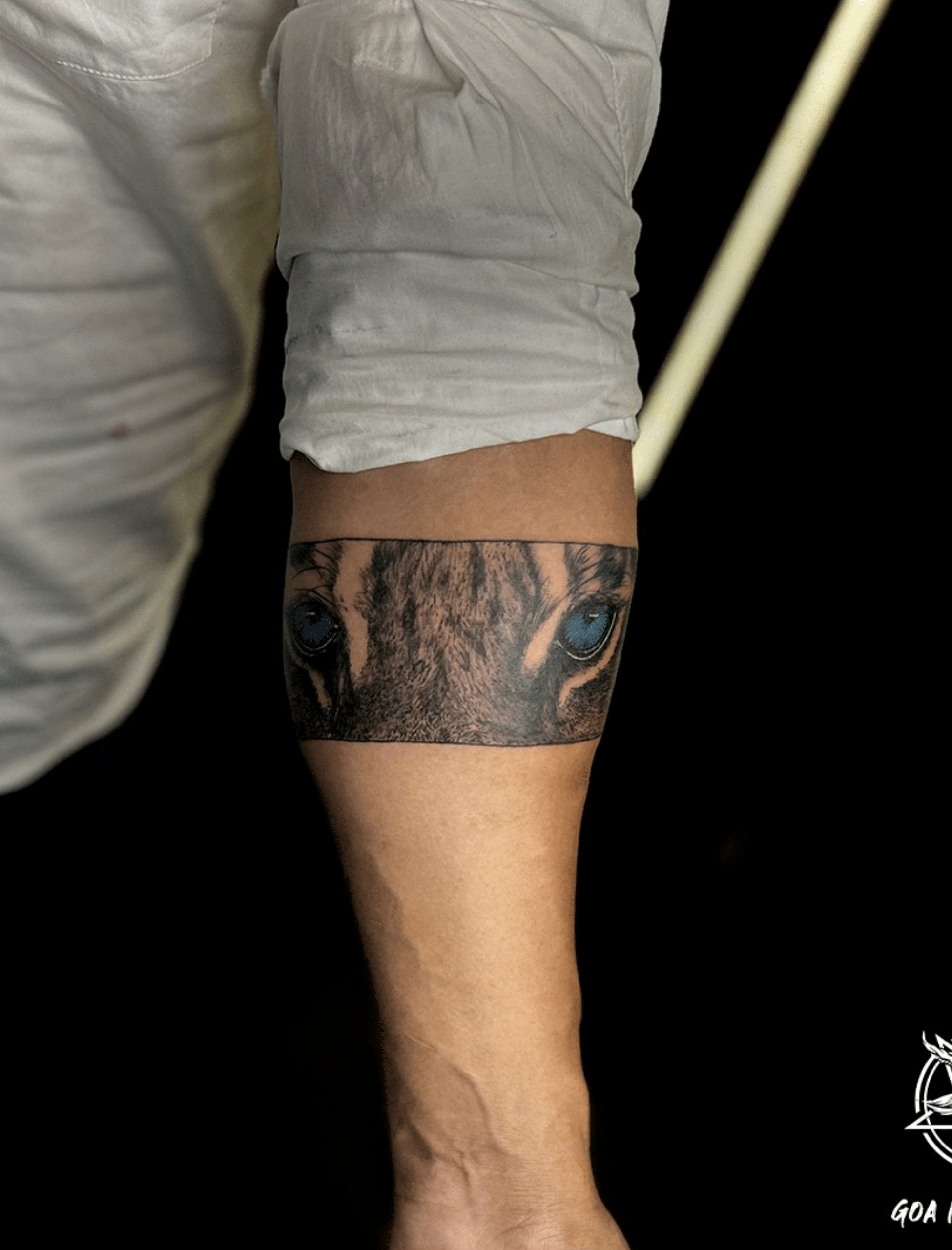 tattoo #tigertattoo #tiger #armband #recycletattoostudio #legtattoo  #ankletattoo #wristtattoo #r… | Tatuaje ojos de tigre, Tatuaje de  brazalete, Tattoos brazaletes